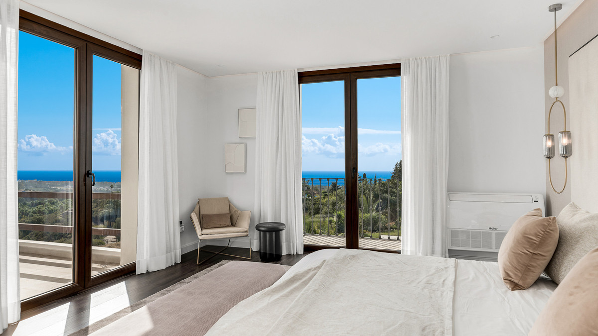 5 Bed Townhouse for sale in Estepona Costa Del Sol, Málaga, Spain