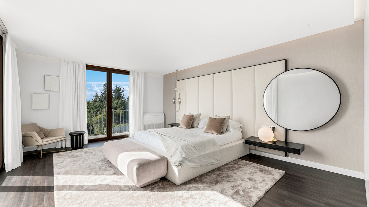 5 Bed Townhouse for sale in Estepona Costa Del Sol, Málaga, Spain