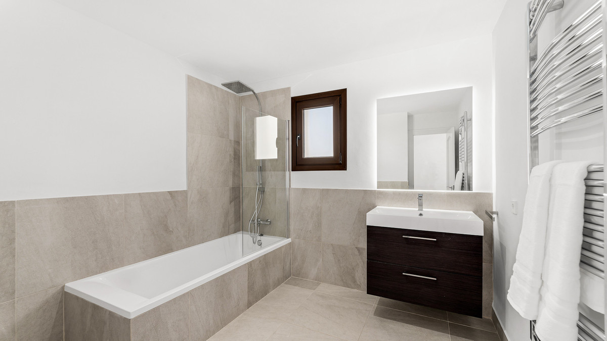5 Bed Townhouse for sale in Estepona Costa Del Sol, Málaga, Spain