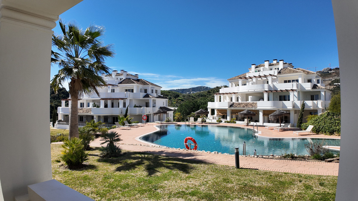 Se vende Apartamento Planta Media de 2 dormitorios en Costa Del Sol, Málaga, España