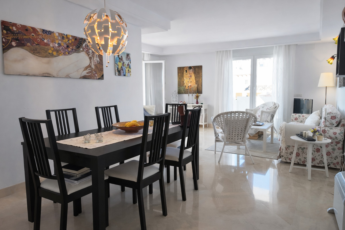 Se vende Apartamento Planta Media de 2 dormitorios en Costa Del Sol, Málaga, España