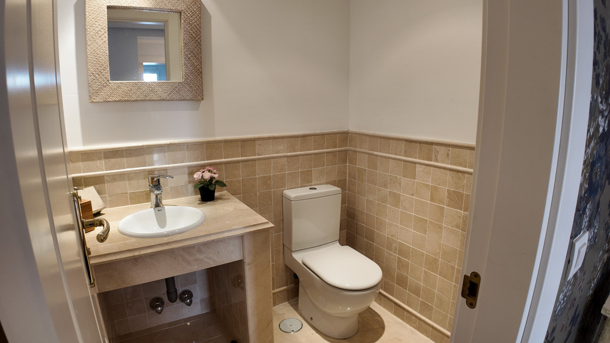 Se vende Apartamento Planta Media de 2 dormitorios en Costa Del Sol, Málaga, España