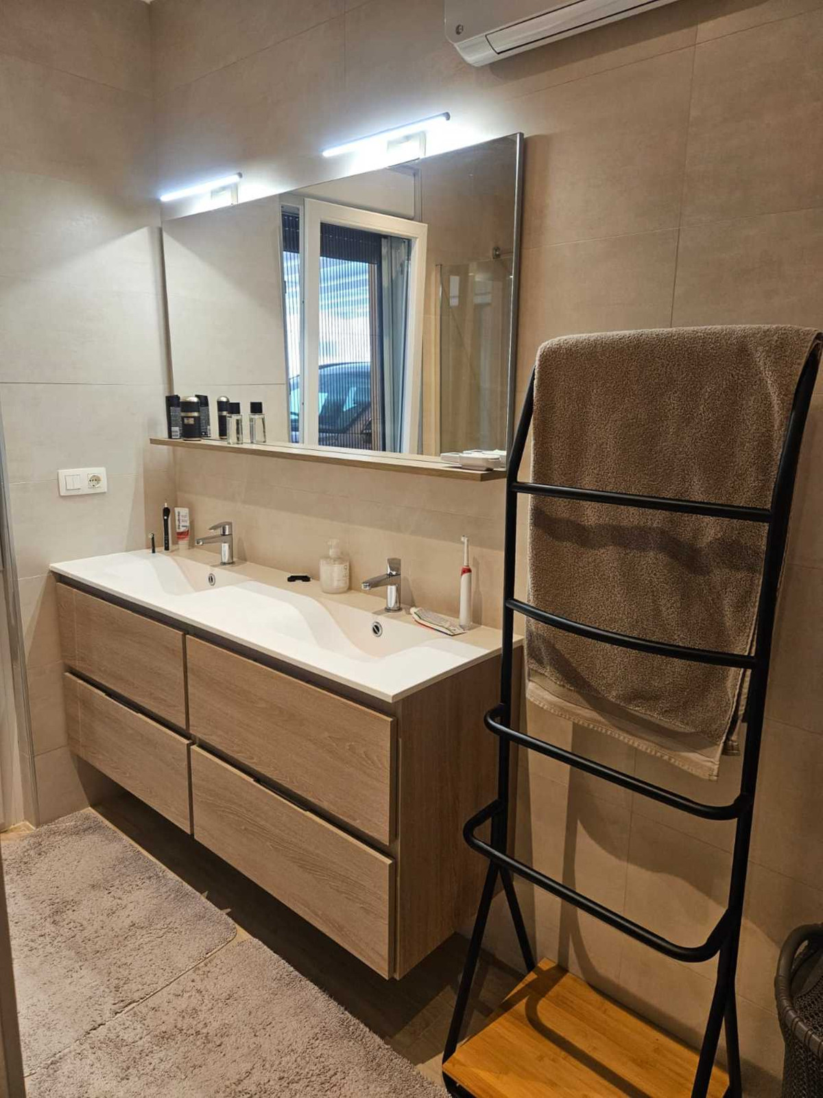 Se vende Villa - Chalet de 4 dormitorios en Costa Blanca, Alicante, España