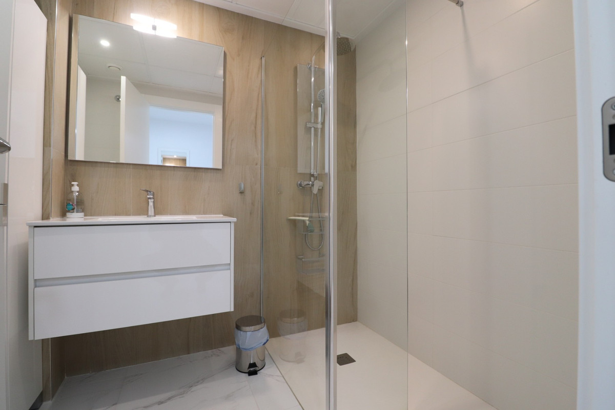 Se vende Apartamento Planta Baja de 3 dormitorios en Costa Blanca, Alicante, España