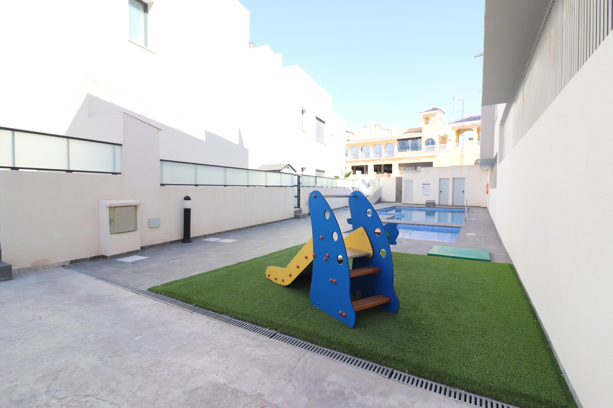 Se vende Apartamento Planta Baja de 3 dormitorios en Costa Blanca, Alicante, España