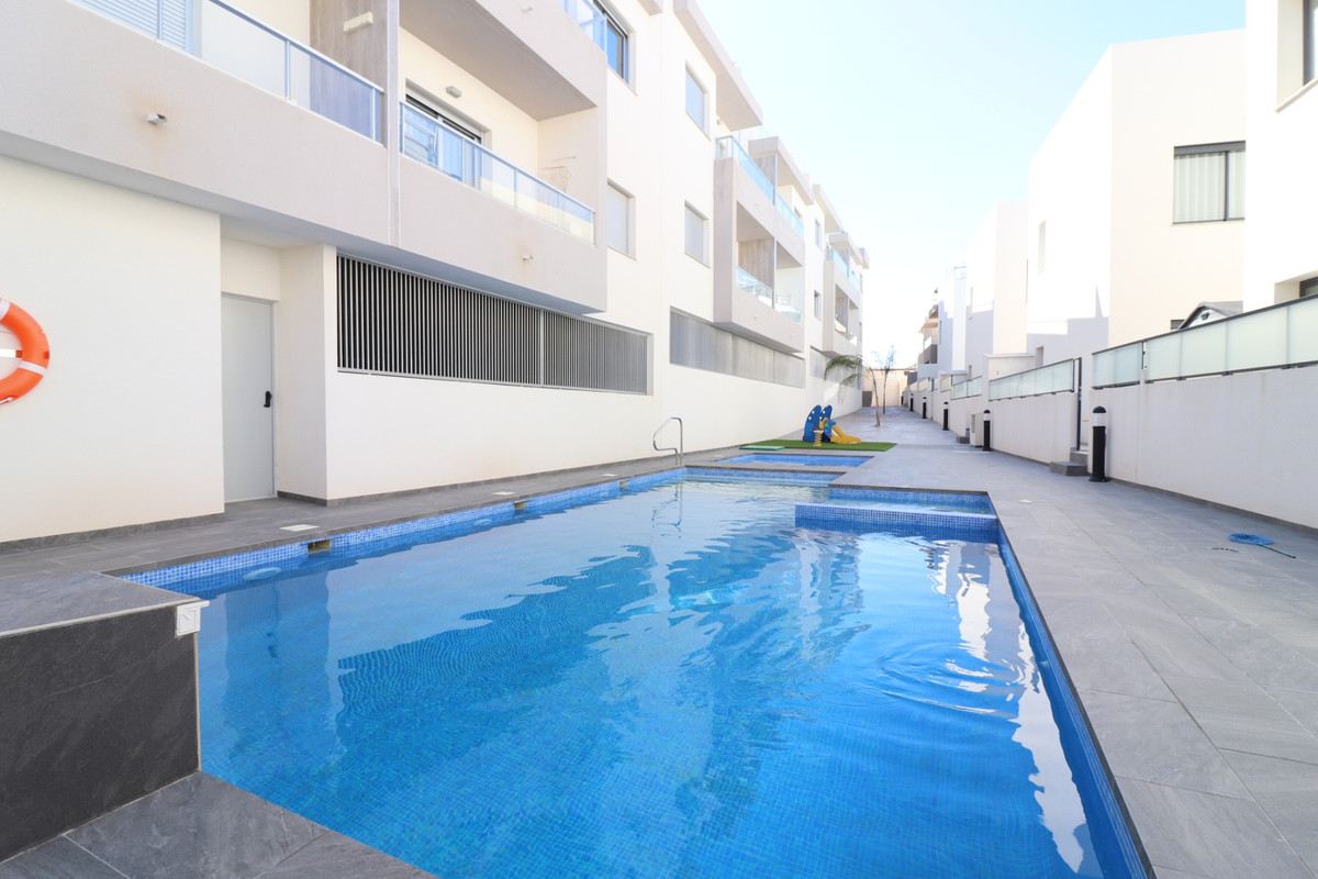 Se vende Apartamento Planta Baja de 3 dormitorios en Costa Blanca, Alicante, España
