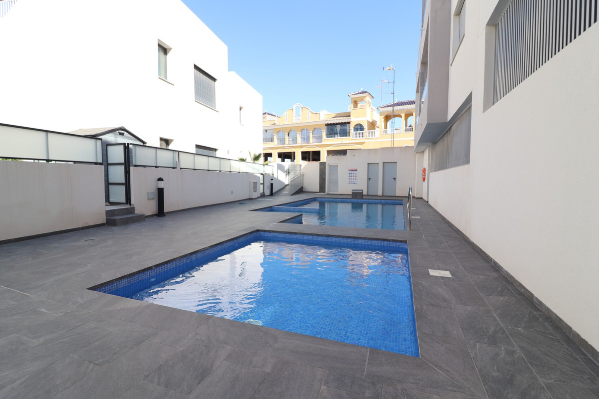 Se vende Apartamento Planta Baja de 3 dormitorios en Costa Blanca, Alicante, España
