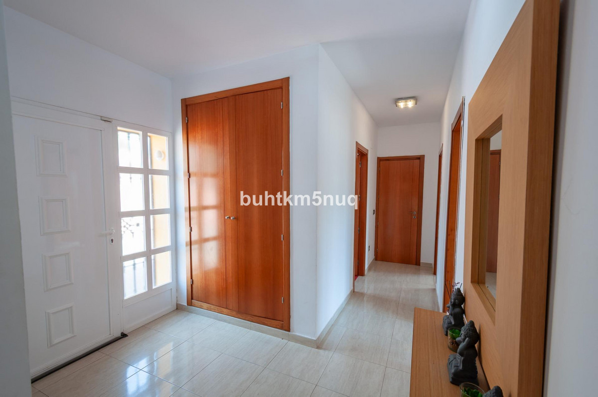 Se vende Villa - Chalet de 5 dormitorios en Costa Blanca, Alicante, España