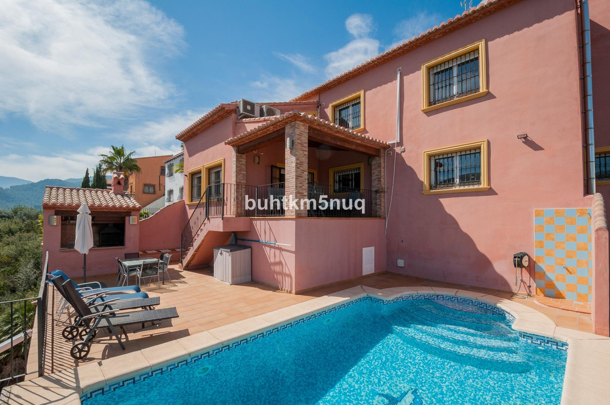 Se vende Villa - Chalet de 5 dormitorios en Costa Blanca, Alicante, España