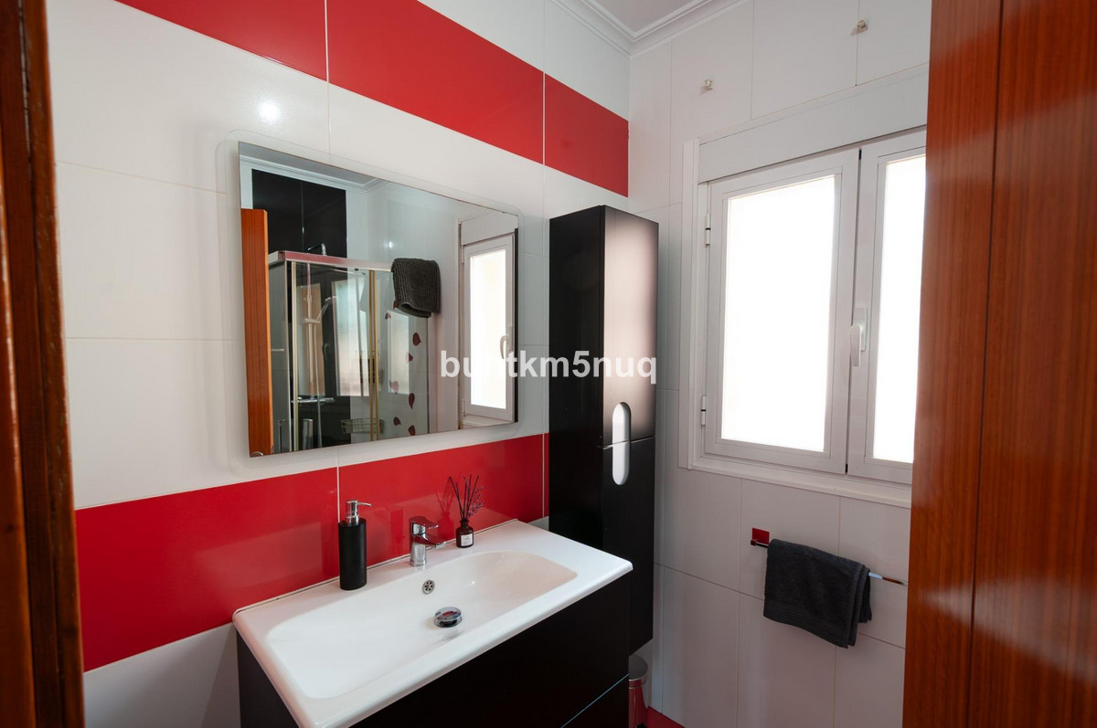 Se vende Villa - Chalet de 5 dormitorios en Costa Blanca, Alicante, España