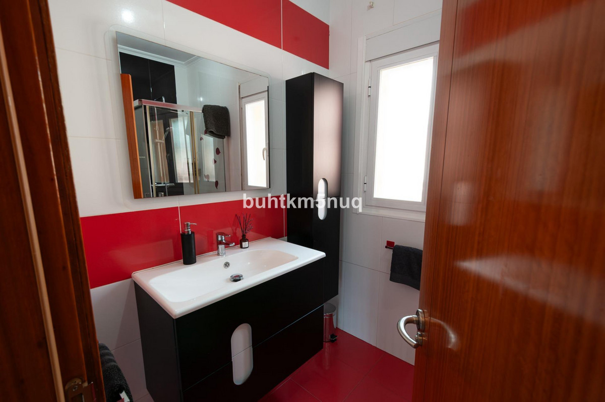 Se vende Villa - Chalet de 5 dormitorios en Costa Blanca, Alicante, España