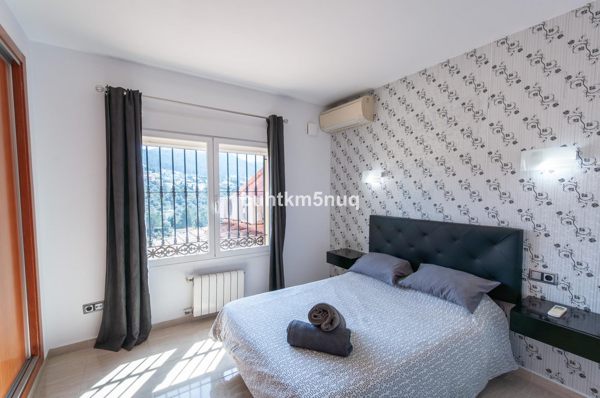 Se vende Villa - Chalet de 5 dormitorios en Costa Blanca, Alicante, España