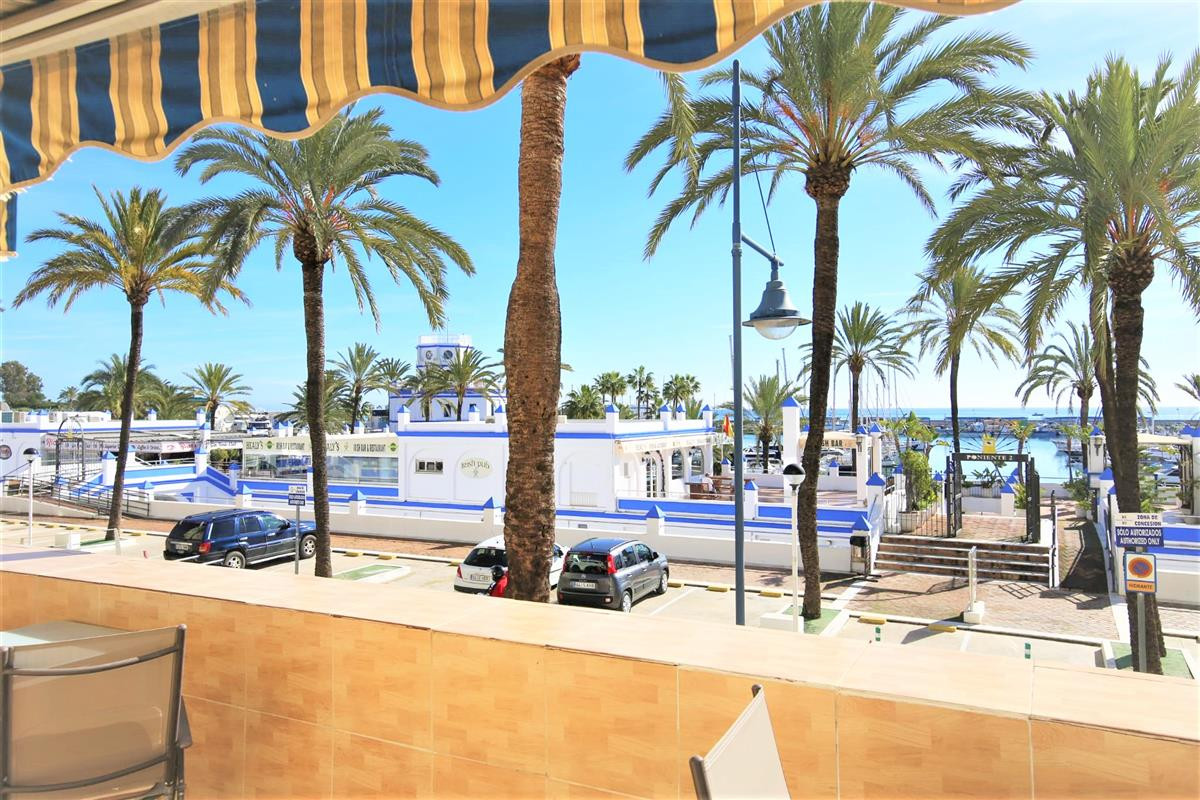 Se vende Apartamento Planta Media de 2 dormitorios en Costa Del Sol, Málaga, España