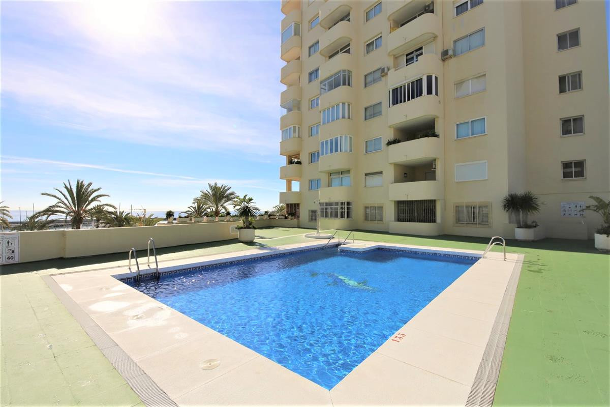 Se vende Apartamento Planta Media de 2 dormitorios en Costa Del Sol, Málaga, España