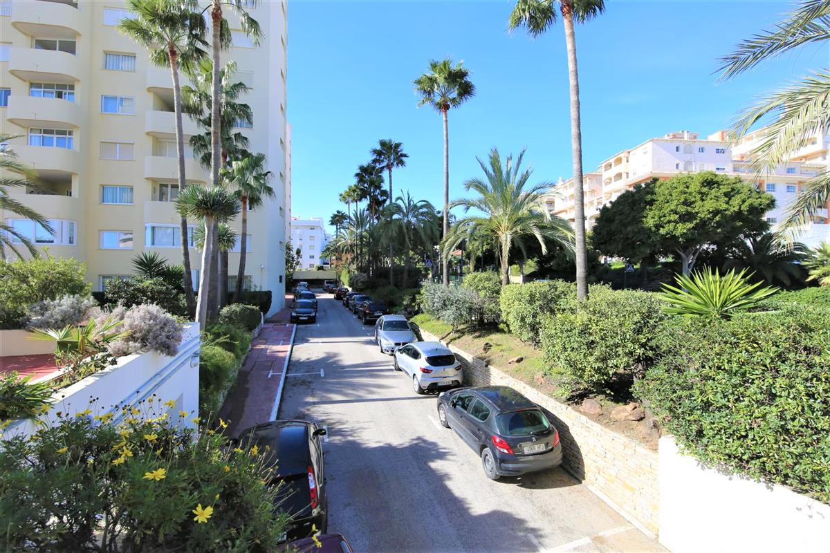 Se vende Apartamento Planta Media de 2 dormitorios en Costa Del Sol, Málaga, España