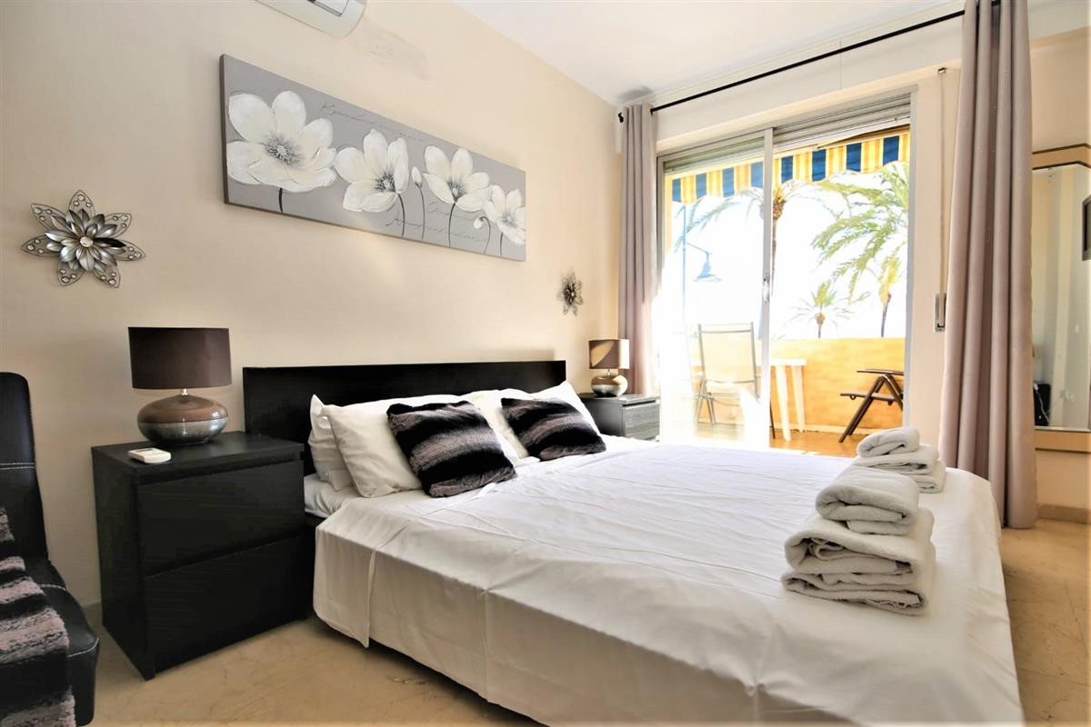 Se vende Apartamento Planta Media de 2 dormitorios en Costa Del Sol, Málaga, España