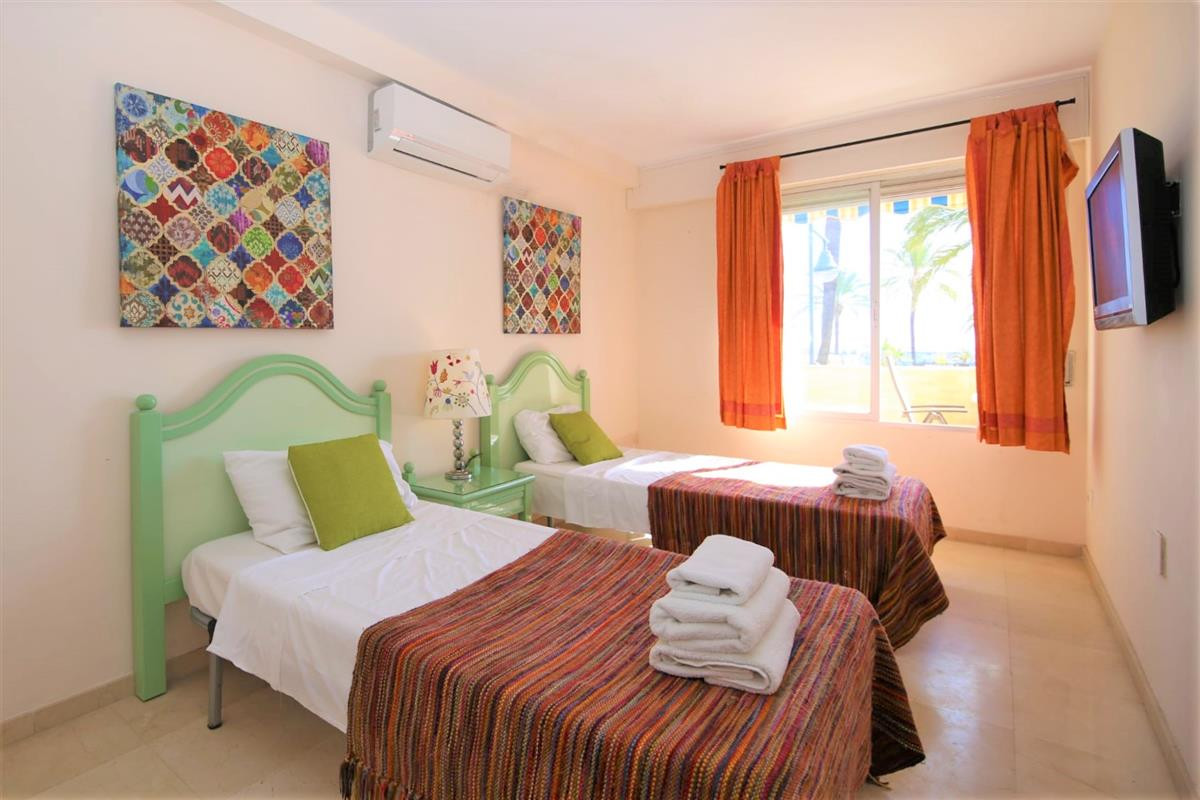 Se vende Apartamento Planta Media de 2 dormitorios en Costa Del Sol, Málaga, España