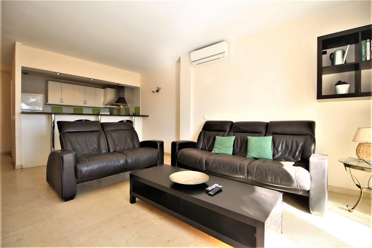 Se vende Apartamento Planta Media de 2 dormitorios en Costa Del Sol, Málaga, España