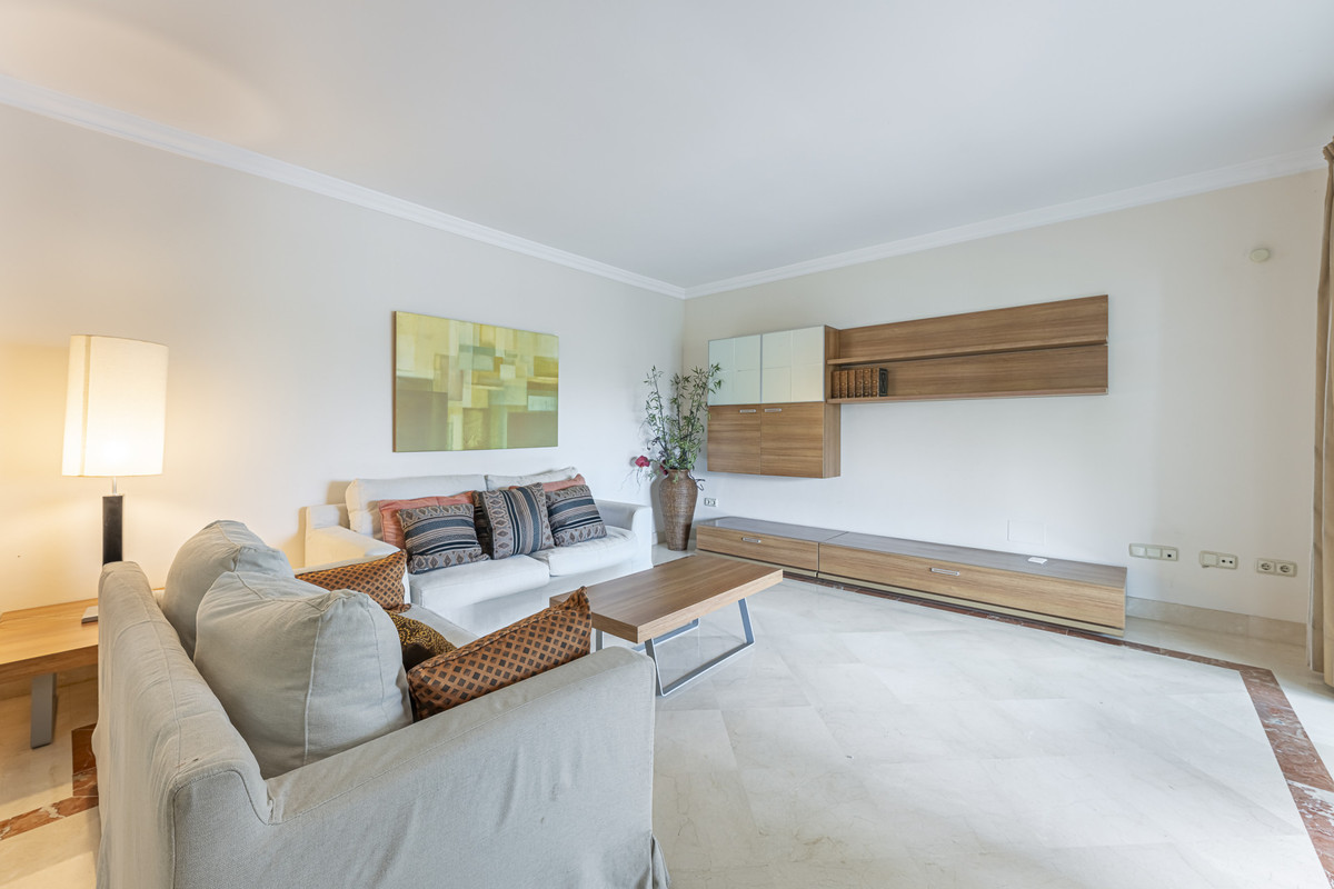 Se vende Apartamento Planta Media de 2 dormitorios en Costa Del Sol, Málaga, España