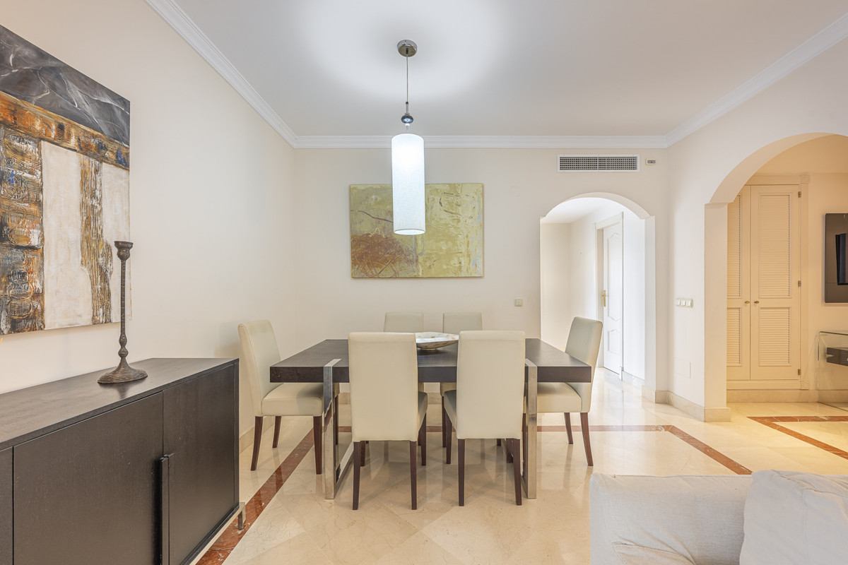 Se vende Apartamento Planta Media de 2 dormitorios en Costa Del Sol, Málaga, España