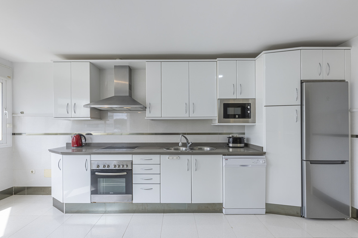 Se vende Apartamento Planta Media de 2 dormitorios en Costa Del Sol, Málaga, España