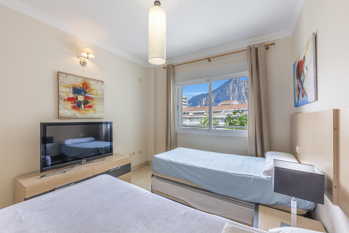 Se vende Apartamento Planta Media de 2 dormitorios en Costa Del Sol, Málaga, España