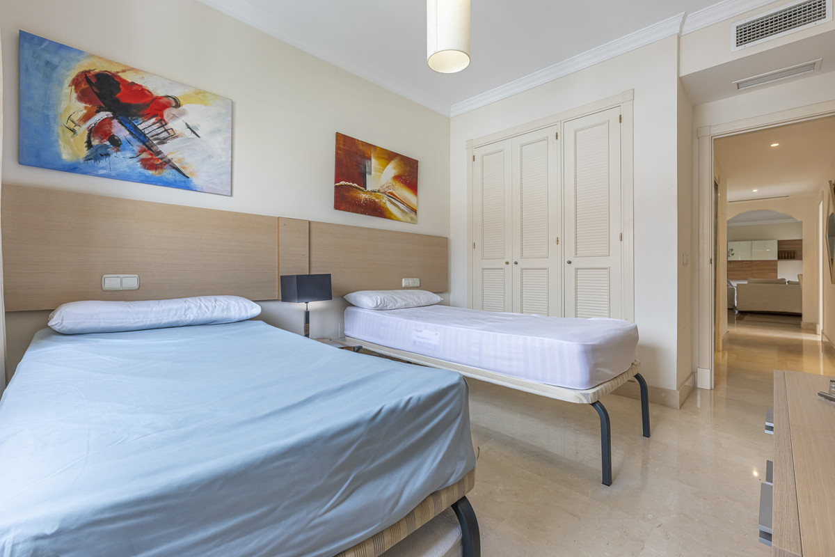 Se vende Apartamento Planta Media de 2 dormitorios en Costa Del Sol, Málaga, España
