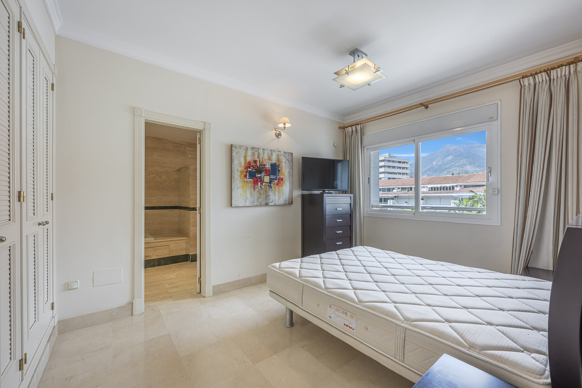Se vende Apartamento Planta Media de 2 dormitorios en Costa Del Sol, Málaga, España