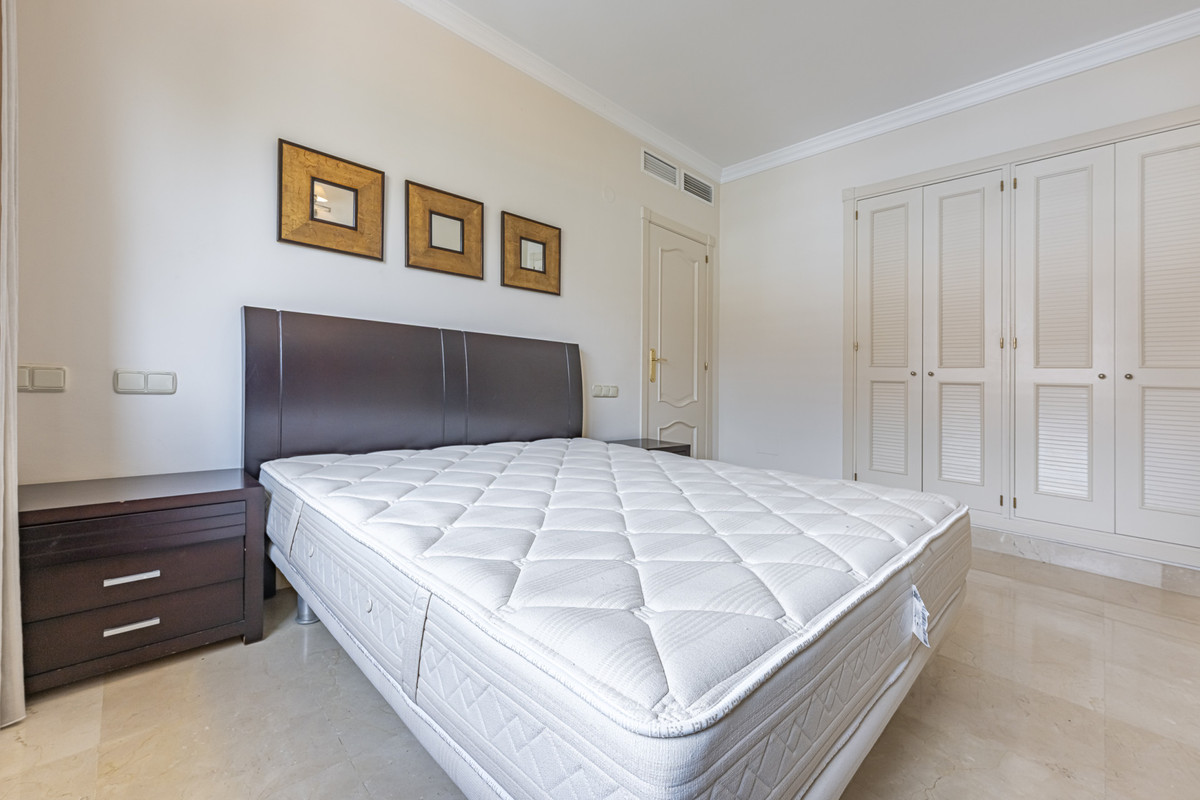 Se vende Apartamento Planta Media de 2 dormitorios en Costa Del Sol, Málaga, España