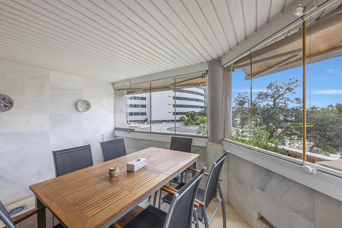 Se vende Apartamento Planta Media de 2 dormitorios en Costa Del Sol, Málaga, España