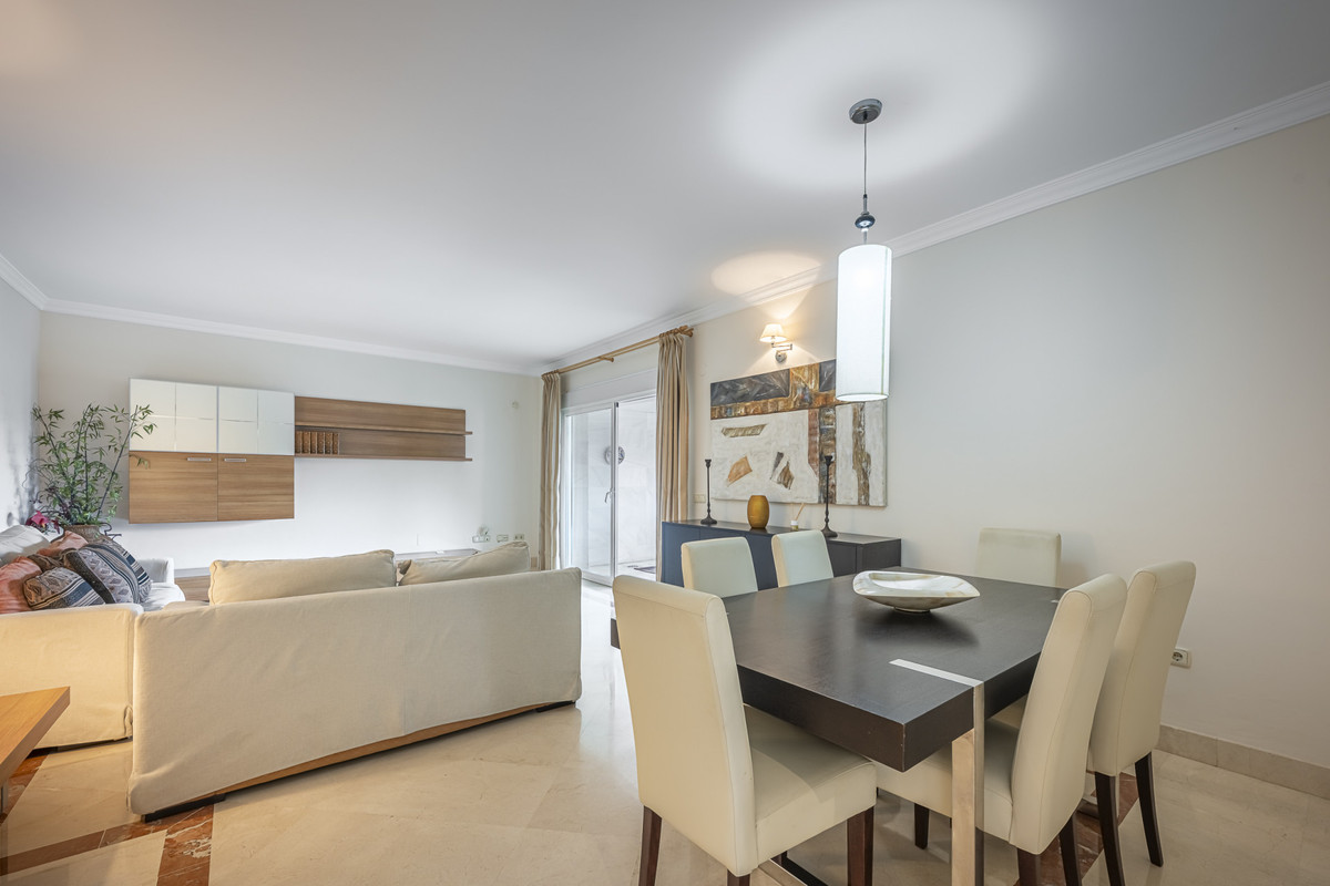Se vende Apartamento Planta Media de 2 dormitorios en Costa Del Sol, Málaga, España
