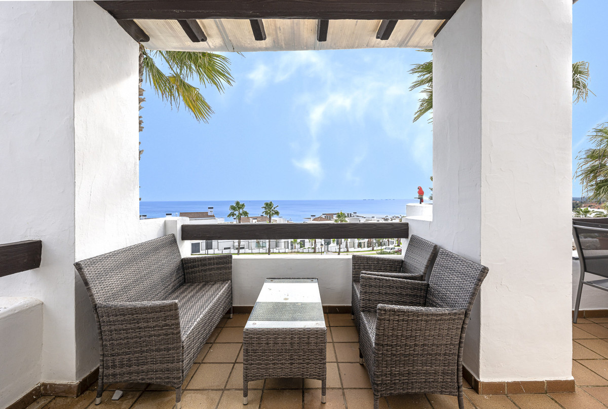 Se vende Apartamento Planta Media de 2 dormitorios en Costa Del Sol, Cadiz, España