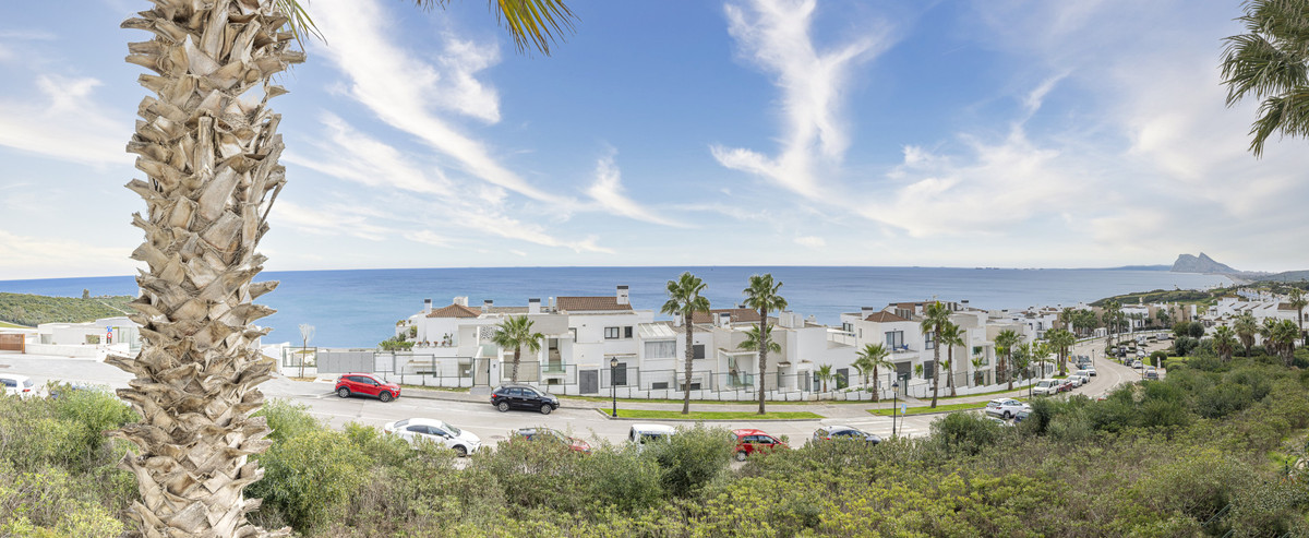 Se vende Apartamento Planta Media de 2 dormitorios en Costa Del Sol, Cadiz, España