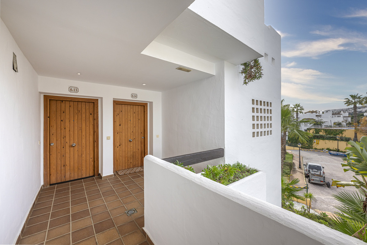 Se vende Apartamento Planta Media de 2 dormitorios en Costa Del Sol, Cadiz, España