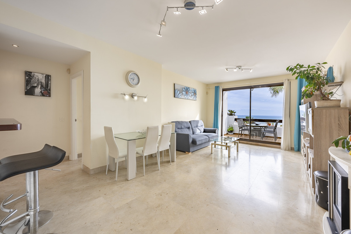 Se vende Apartamento Planta Media de 2 dormitorios en Costa Del Sol, Cadiz, España