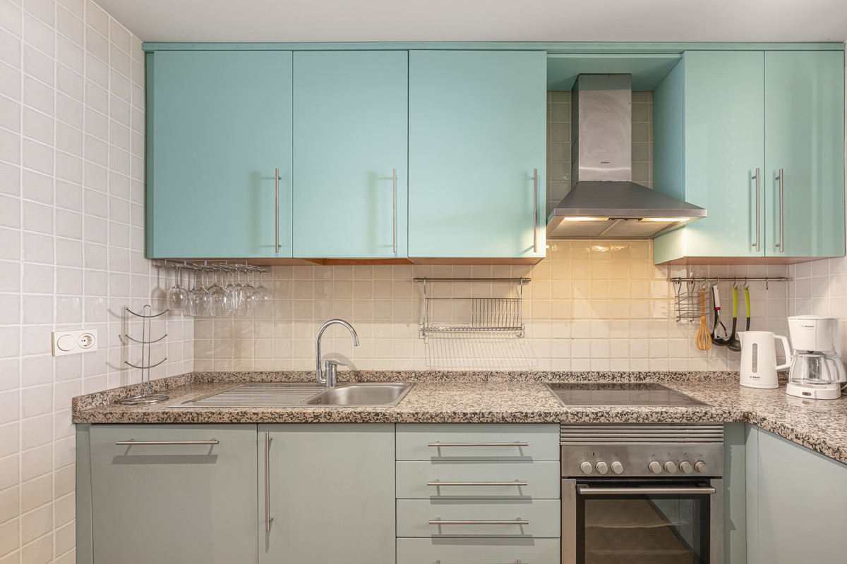 Se vende Apartamento Planta Media de 2 dormitorios en Costa Del Sol, Cadiz, España