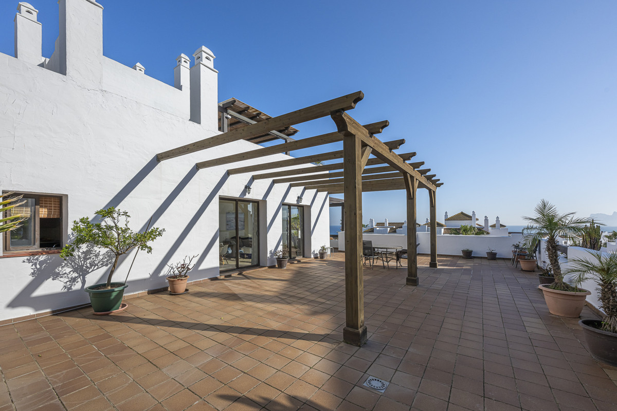 2 Bed Apartment for sale in La Alcaidesa Costa Del Sol, Cádiz, Spain