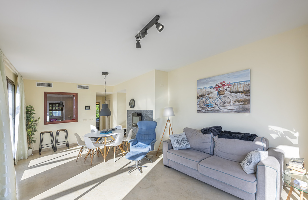 2 Bed Apartment for sale in La Alcaidesa Costa Del Sol, Cádiz, Spain