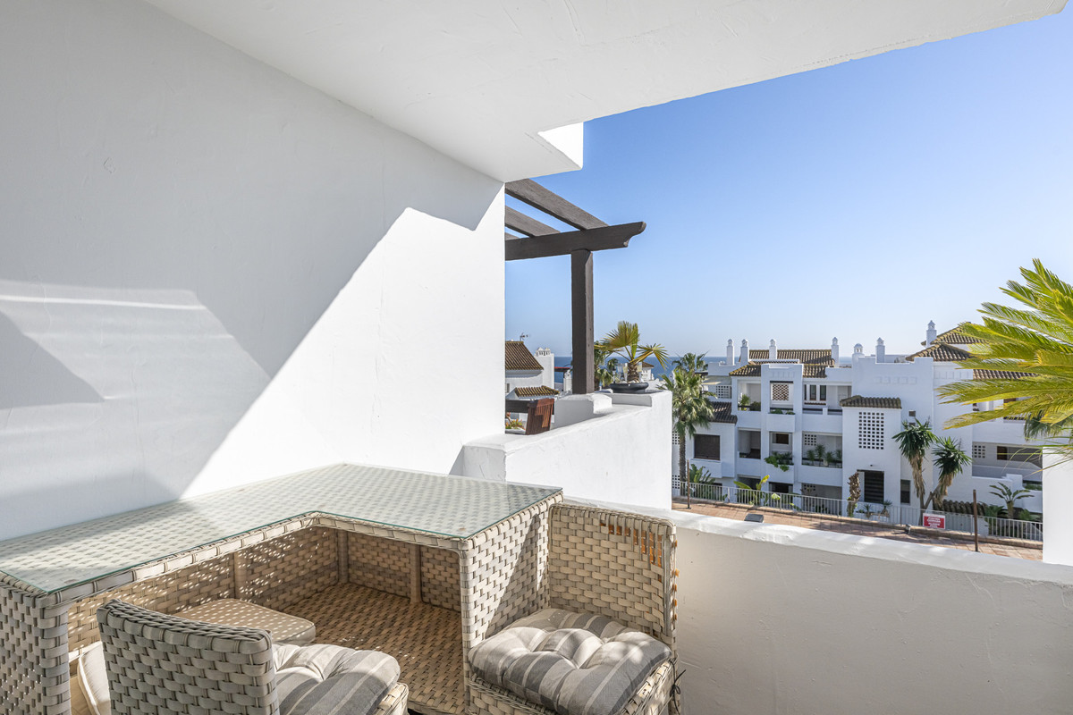 2 Bed Apartment for sale in La Alcaidesa Costa Del Sol, Cádiz, Spain