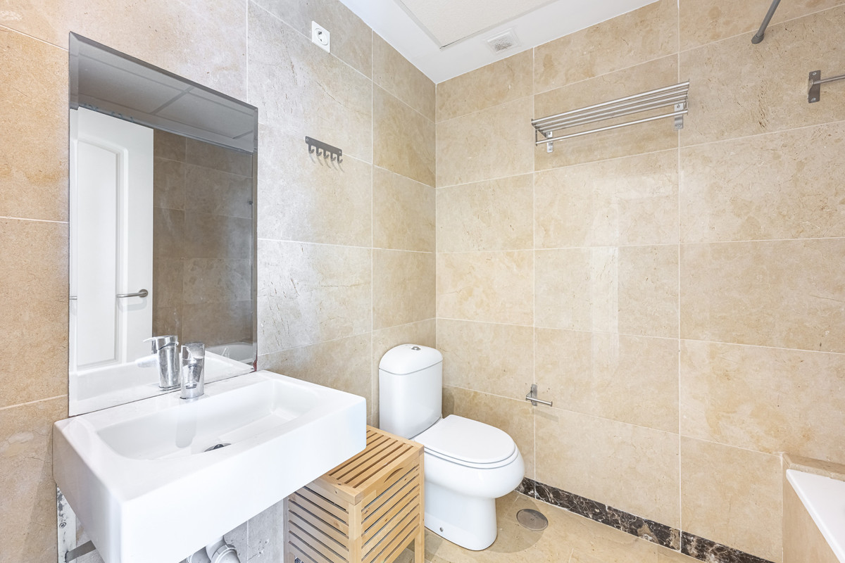 2 Bed Apartment for sale in La Alcaidesa Costa Del Sol, Cádiz, Spain