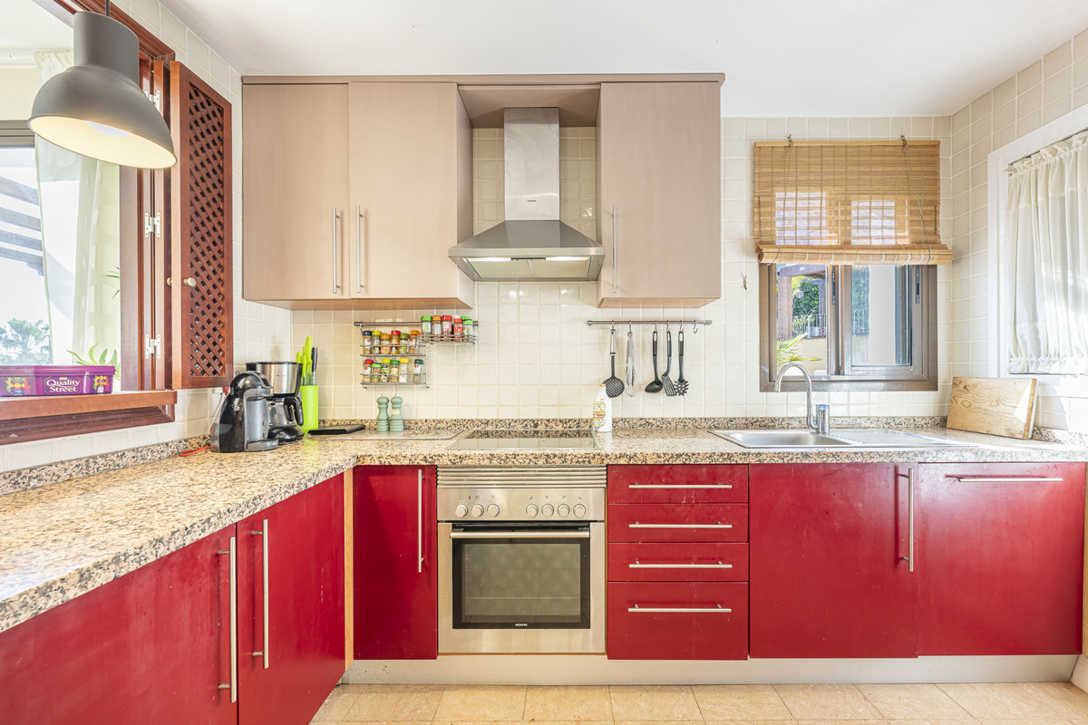 2 Bed Apartment for sale in La Alcaidesa Costa Del Sol, Cádiz, Spain