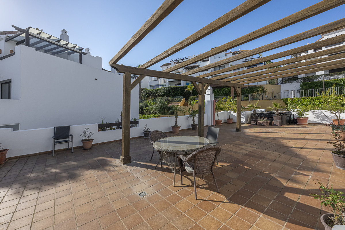 2 Bed Apartment for sale in La Alcaidesa Costa Del Sol, Cádiz, Spain