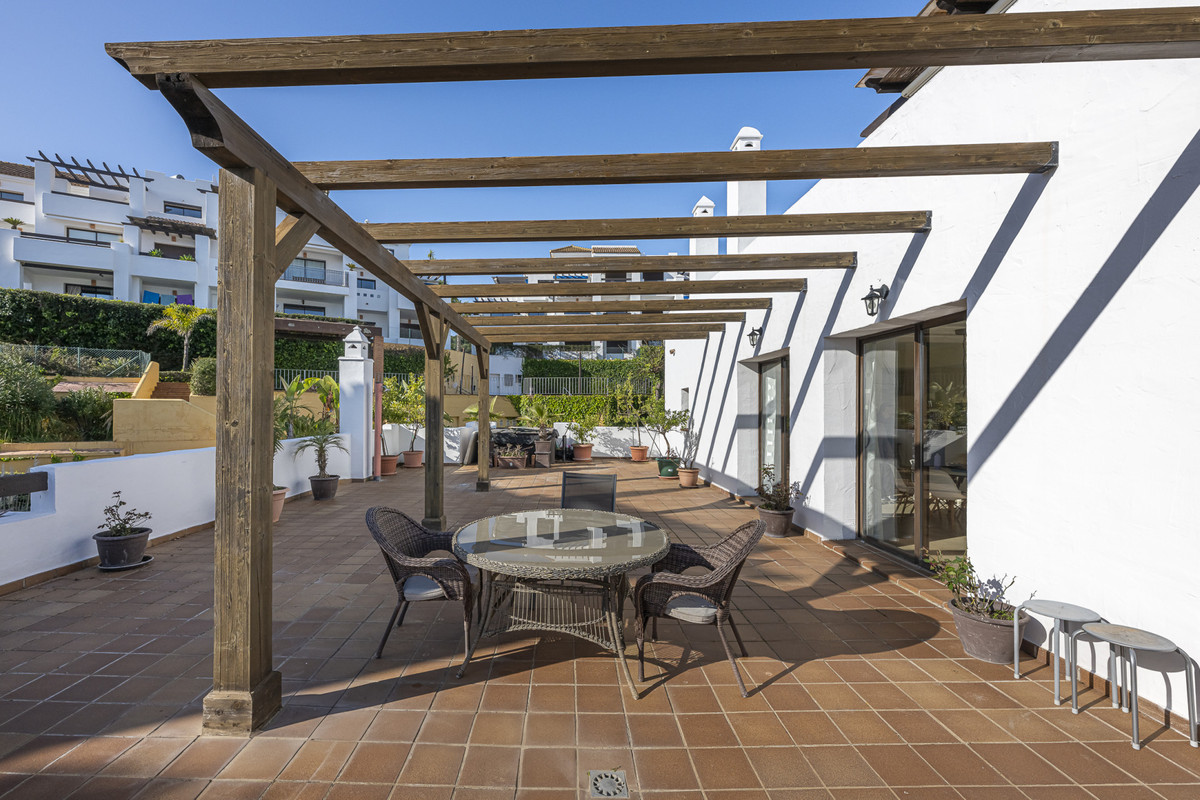 2 Bed Apartment for sale in La Alcaidesa Costa Del Sol, Cádiz, Spain