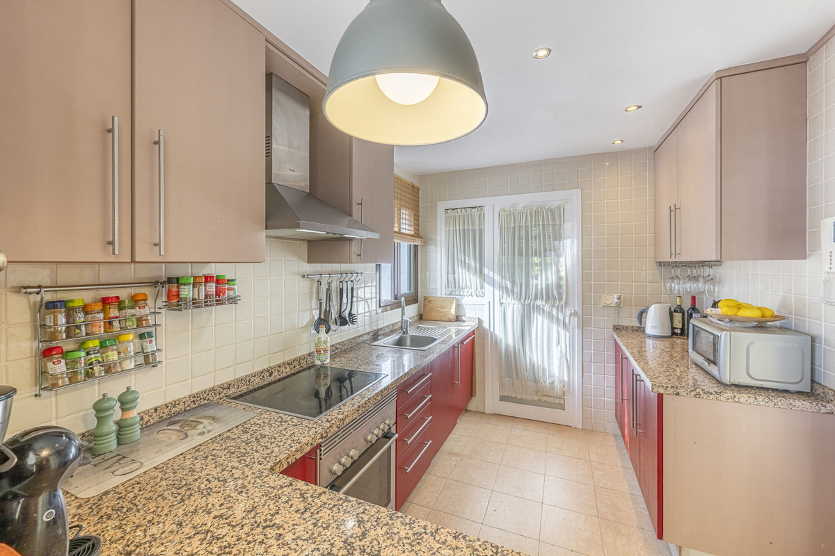2 Bed Apartment for sale in La Alcaidesa Costa Del Sol, Cádiz, Spain