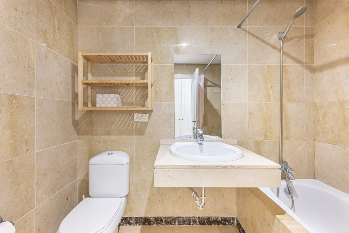 2 Bed Apartment for sale in La Alcaidesa Costa Del Sol, Cádiz, Spain