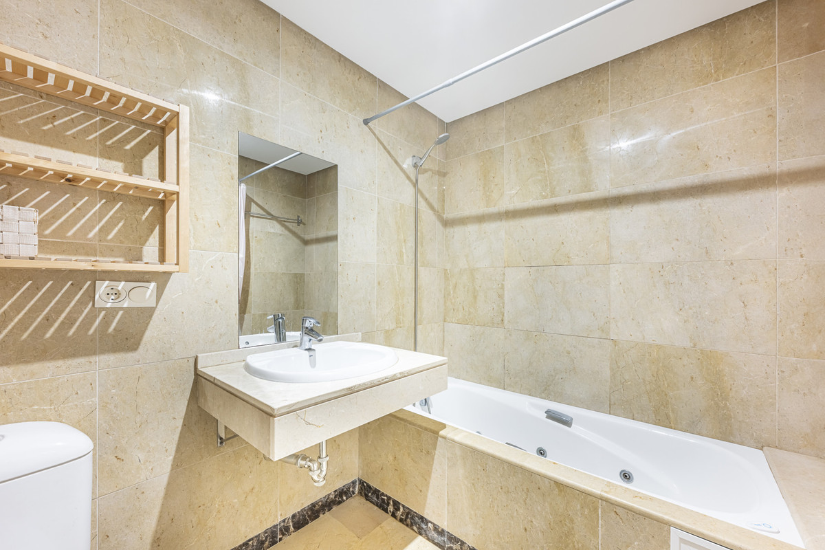 2 Bed Apartment for sale in La Alcaidesa Costa Del Sol, Cádiz, Spain