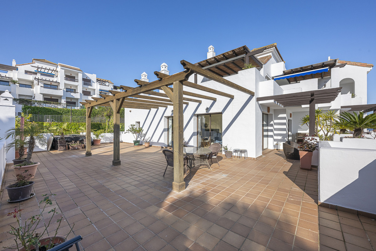 2 Bed Apartment for sale in La Alcaidesa Costa Del Sol, Cádiz, Spain