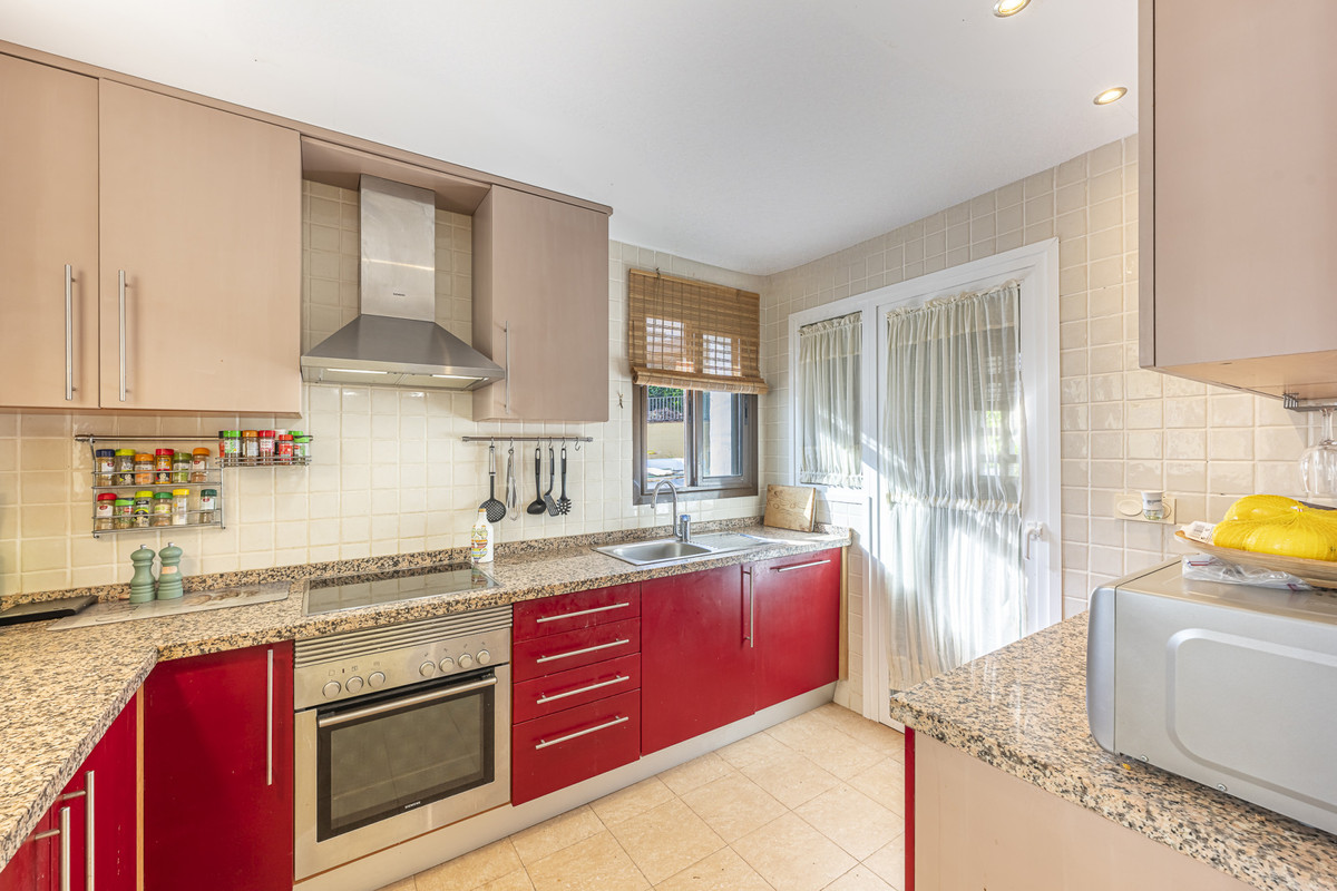 2 Bed Apartment for sale in La Alcaidesa Costa Del Sol, Cádiz, Spain