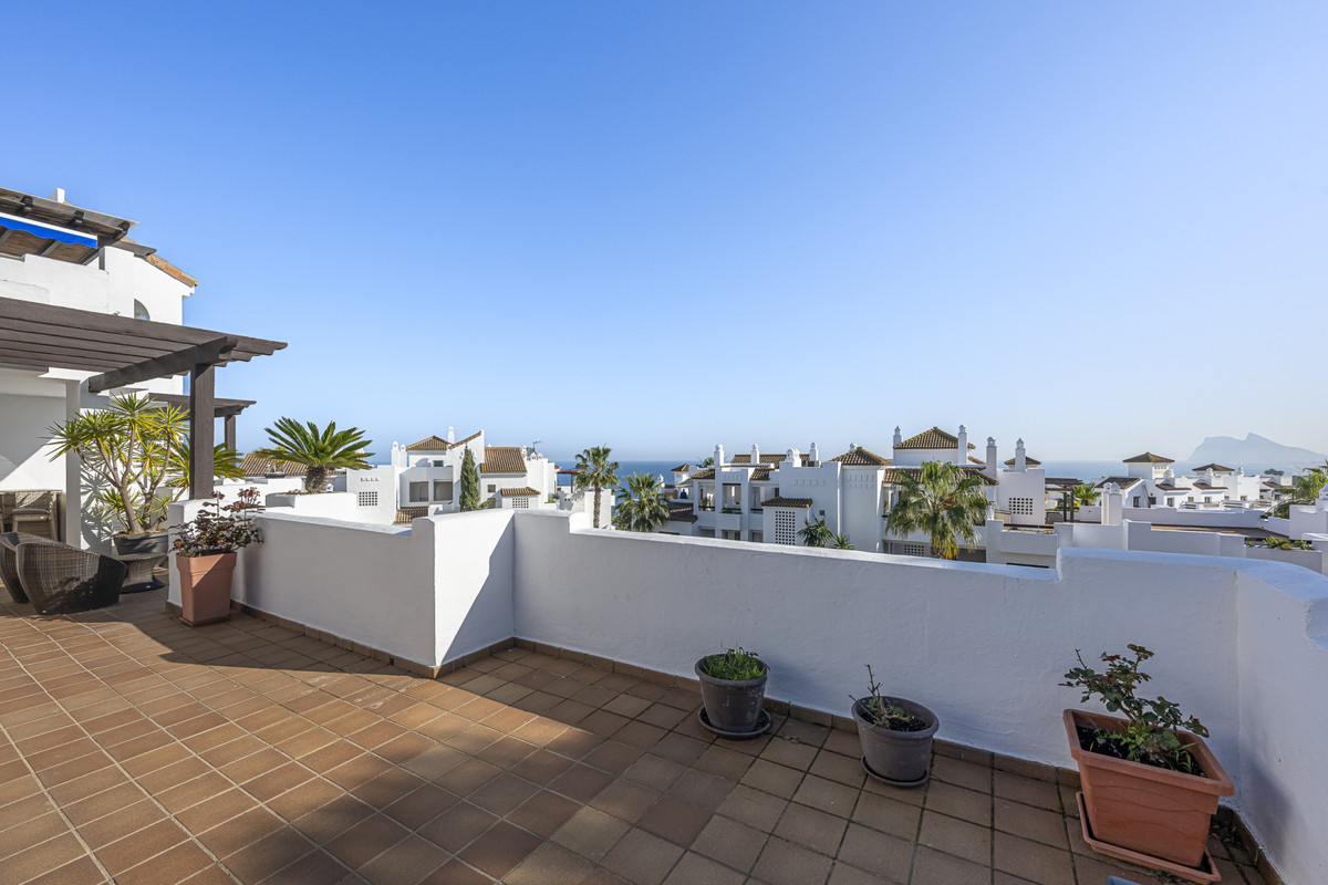 2 Bed Apartment for sale in La Alcaidesa Costa Del Sol, Cádiz, Spain