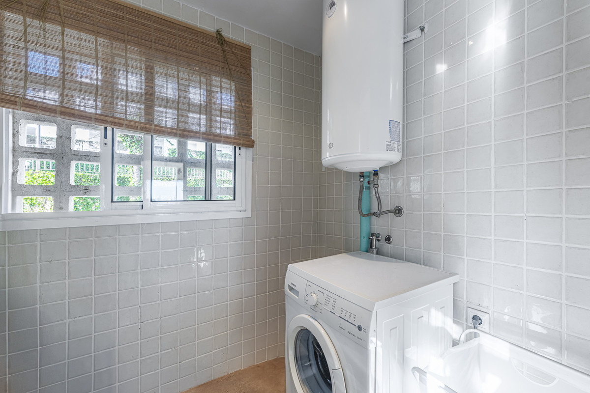 2 Bed Apartment for sale in La Alcaidesa Costa Del Sol, Cádiz, Spain